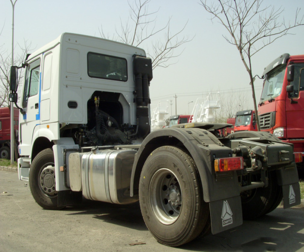 Camión tractor 380Hp-SinoTruk HOWO-ZZ4187S3511W