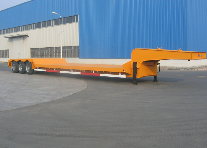 Semirremolque de plataforma baja con cuello de cisne fijo de concavidad de plataforma de 16 m 50T (FGN) con para máquinas súper pesadas, remolque de plataforma baja
